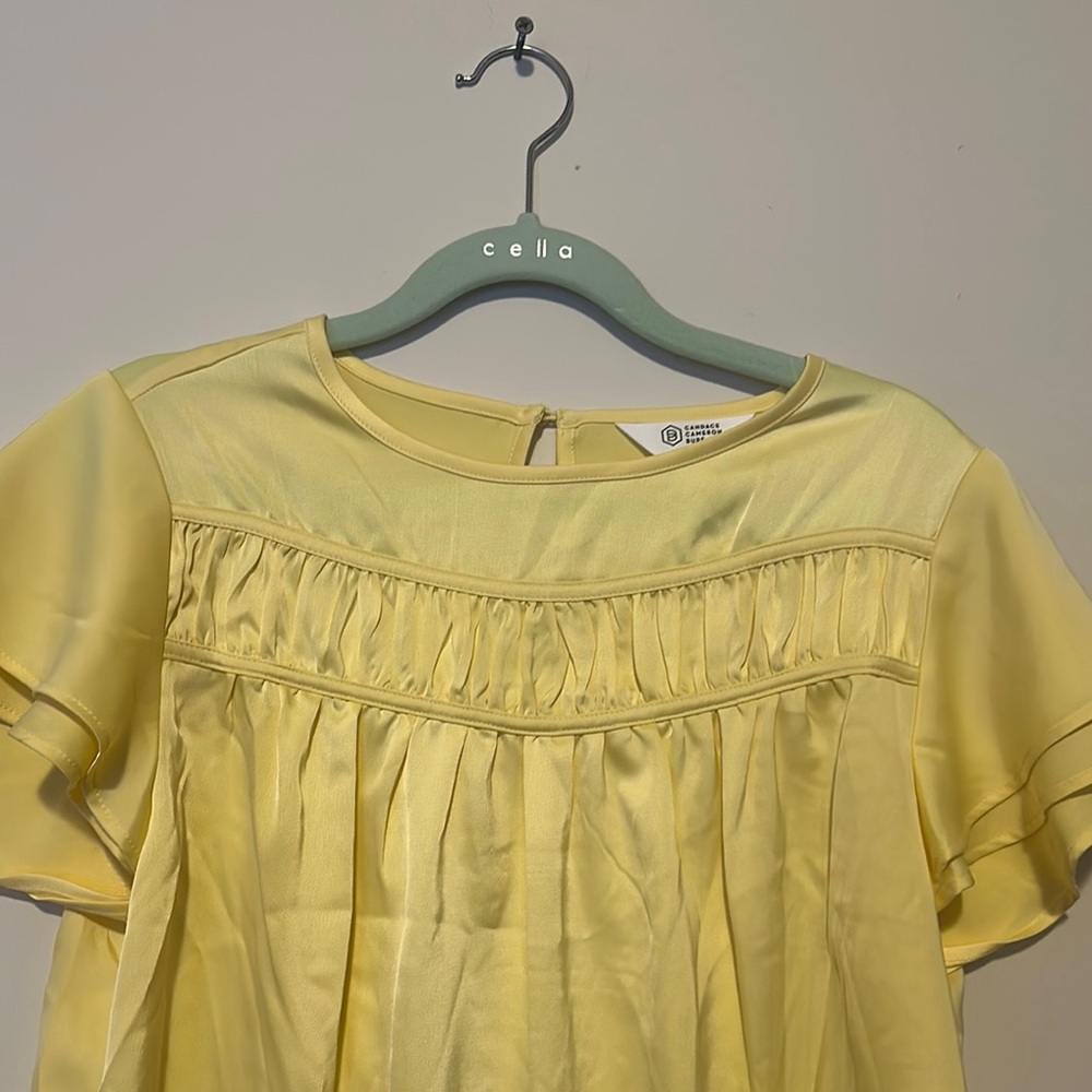 Candace Cameron Bure Yellow Ruffled Blouse - Picture 7 of 8